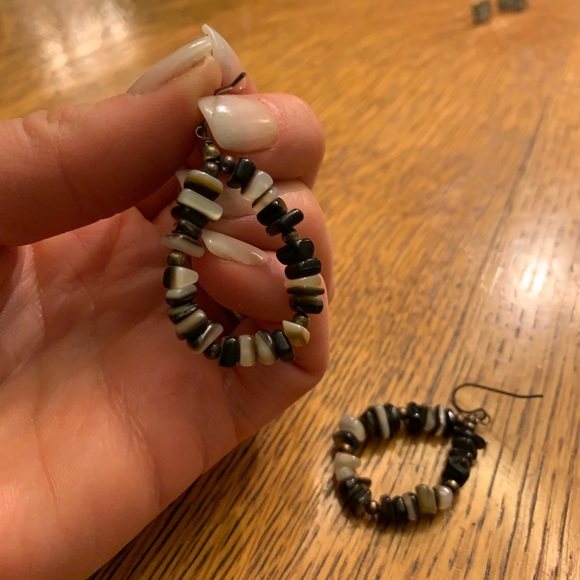 Stone Earrings - Picture 4 of 4